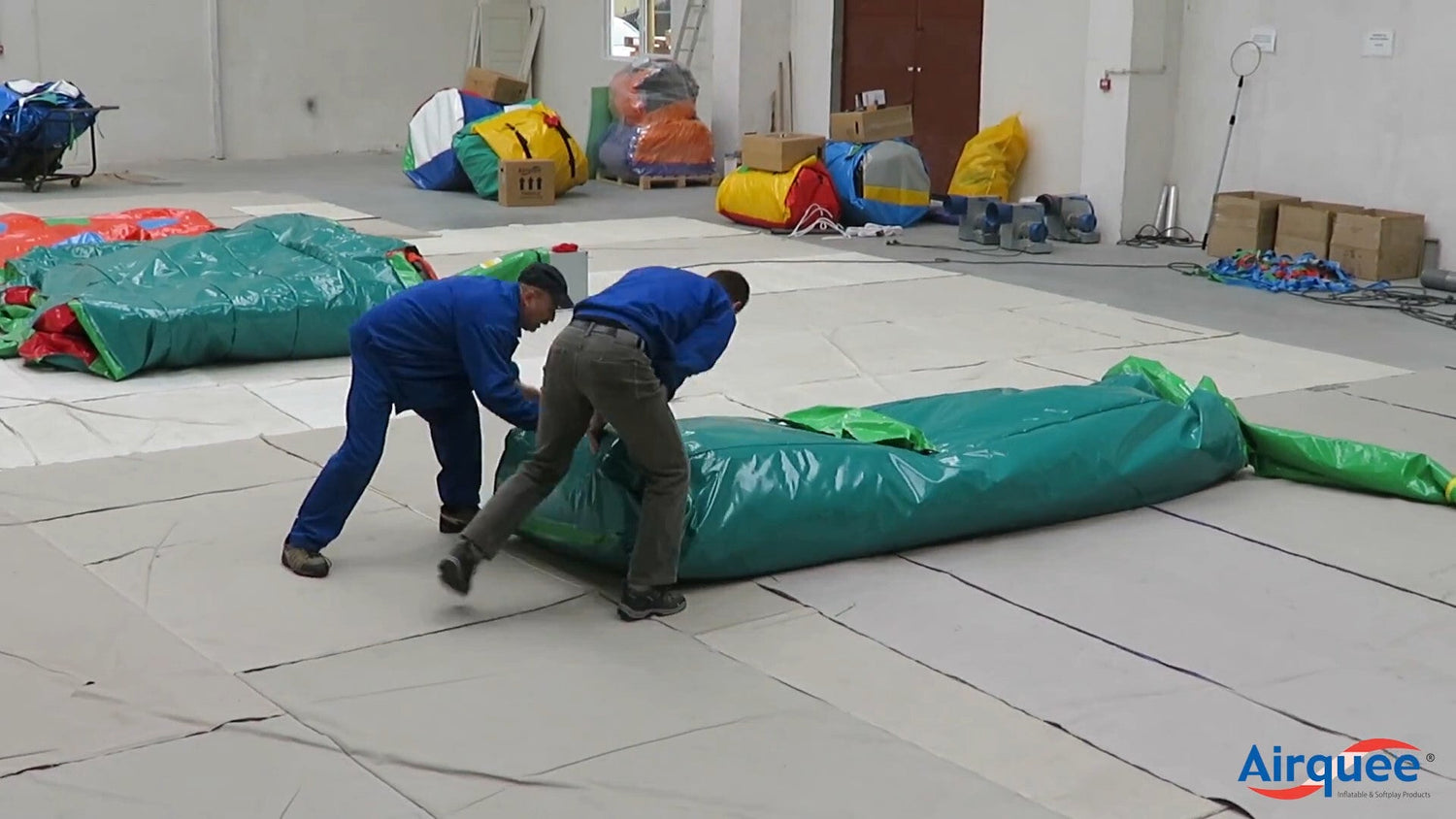 How to roll and palletise your inflatable