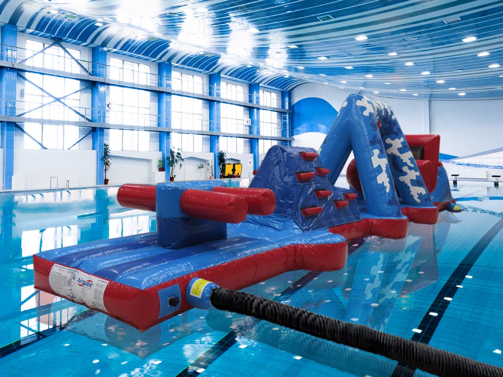 Piscine gonflable Commando Run de 12m