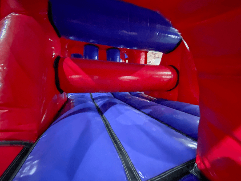 Blauwe & Rode 2 Delig Feest Energie Hindernisbaan